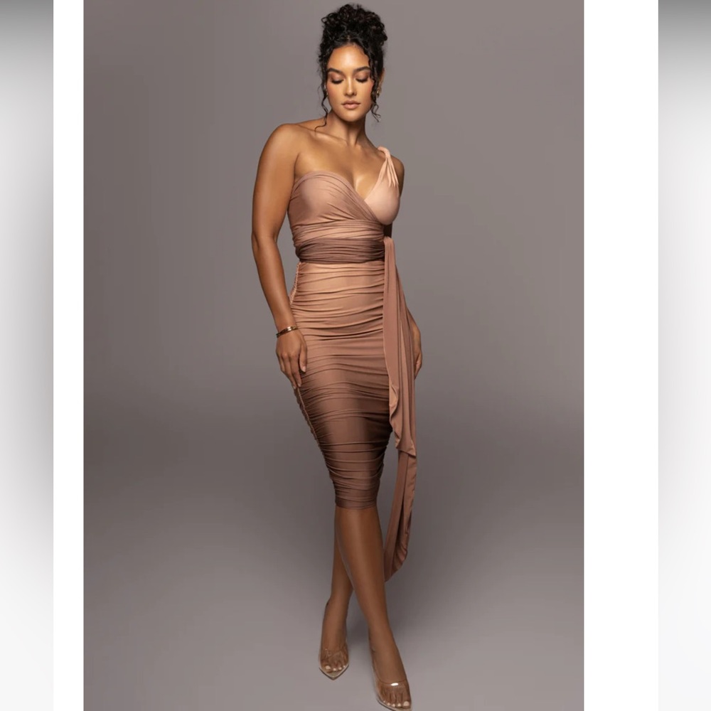 BROWN OMBRÉ EDGE OF ROMANCE MIDI DRESS size large sold out online